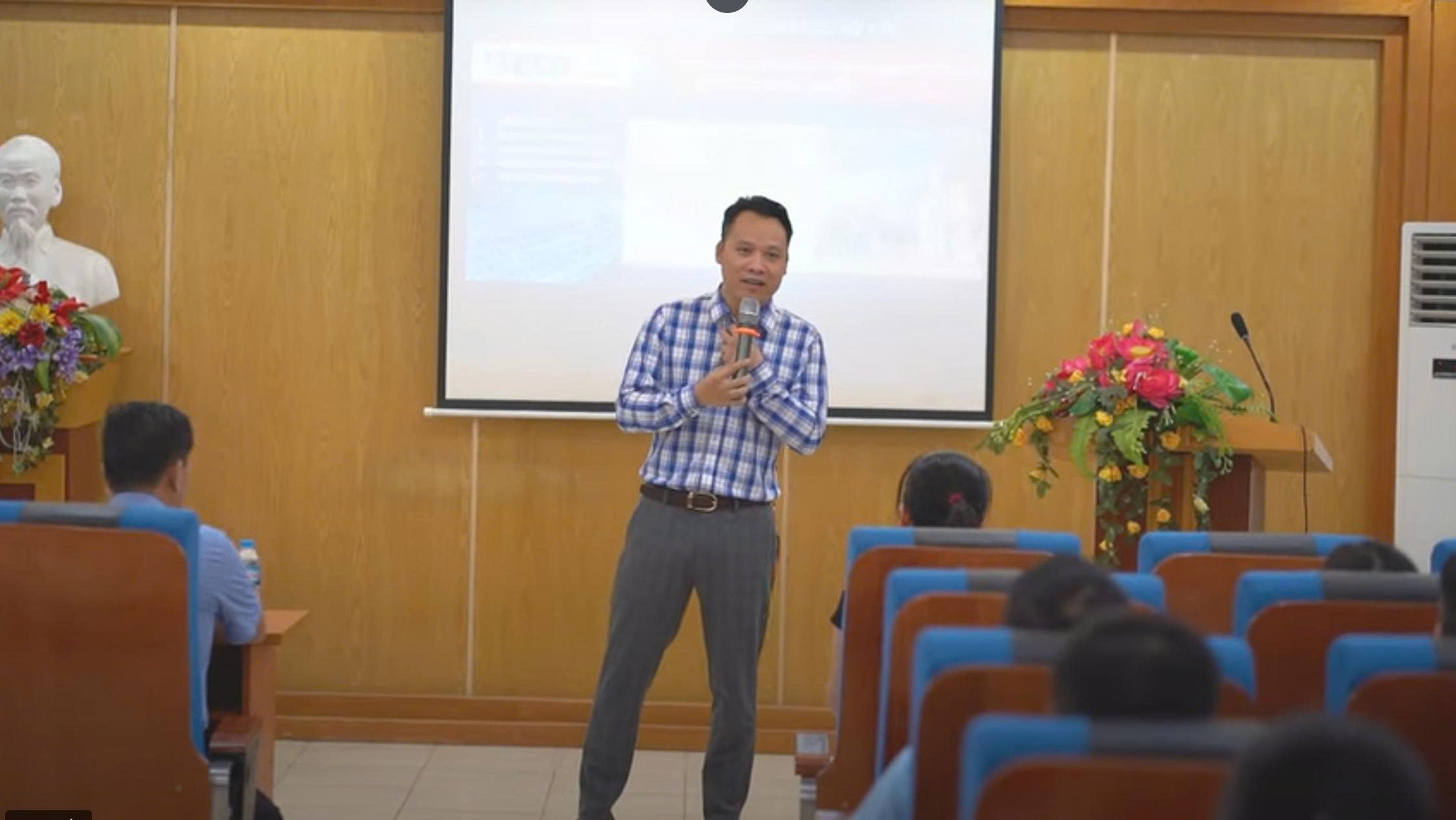 Tổng thư ký Dương Thanh Sơn phân tích chỉ số DDCI năm 2022 cho Sở Y Tế
