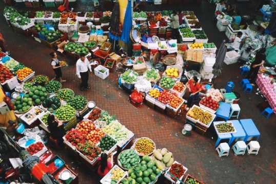 Hình ảnh minh họa hoạt động tại chợ truyền thống